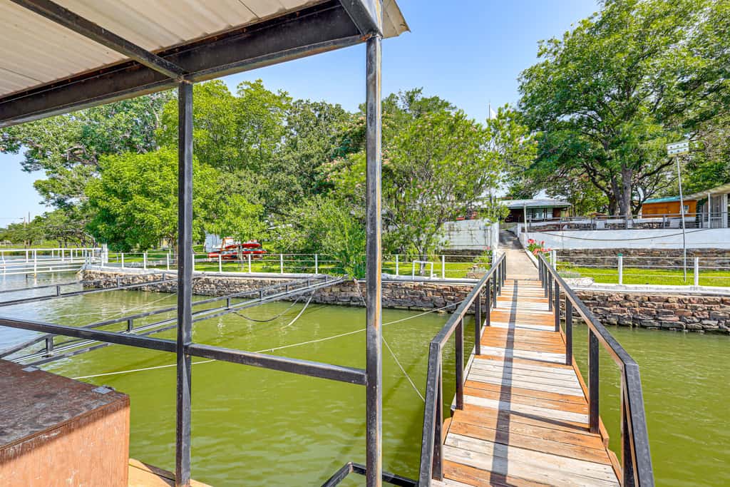 Lakefront Brownwood Home w/ Private Boat Dock