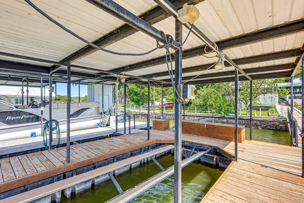 Lakefront Brownwood Home w/ Private Boat Dock