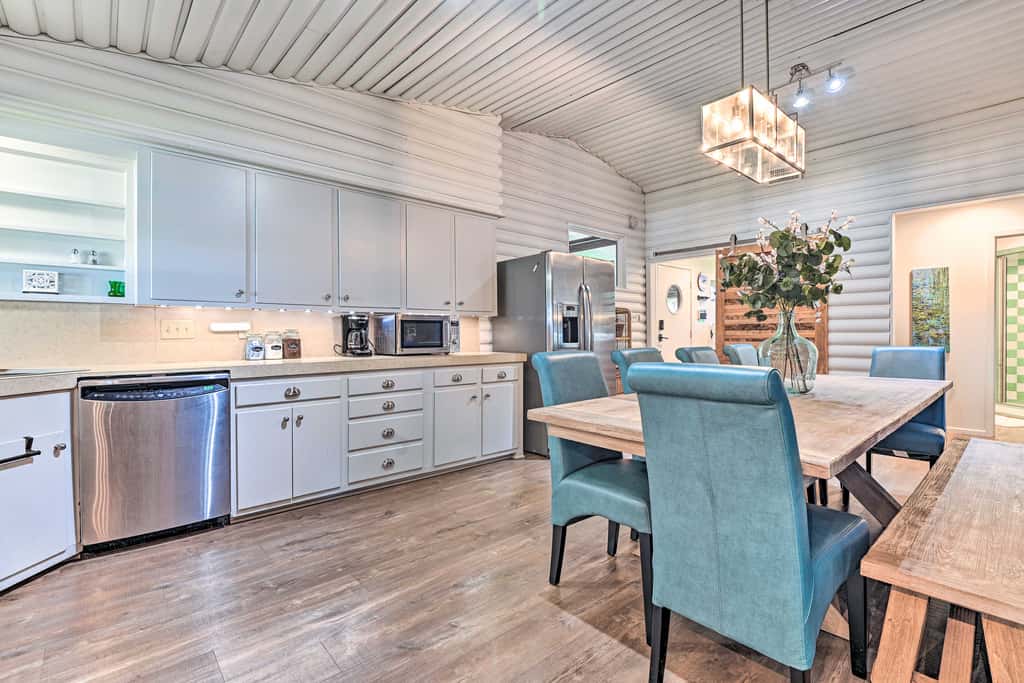 Lakefront Brownwood Home w/ Private Boat Dock