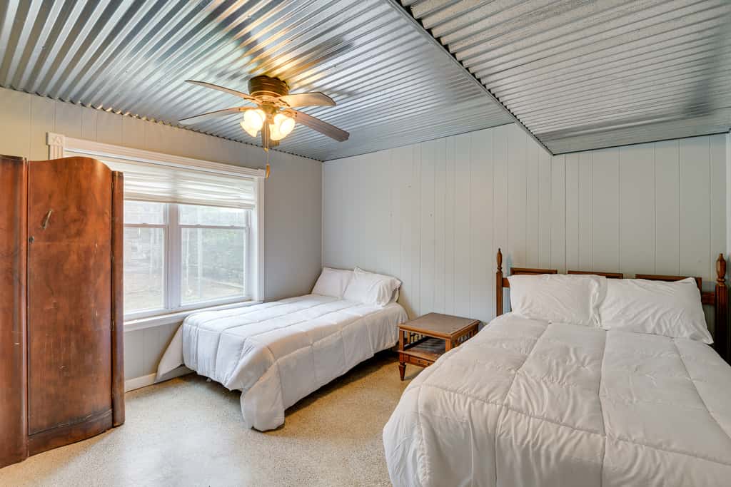 Lake Brownwood Home w/ Private Boat Dock!