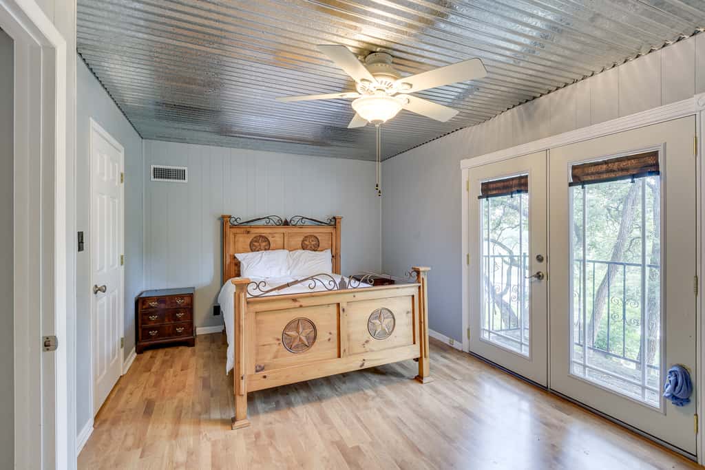 Lake Brownwood Home w/ Private Boat Dock!