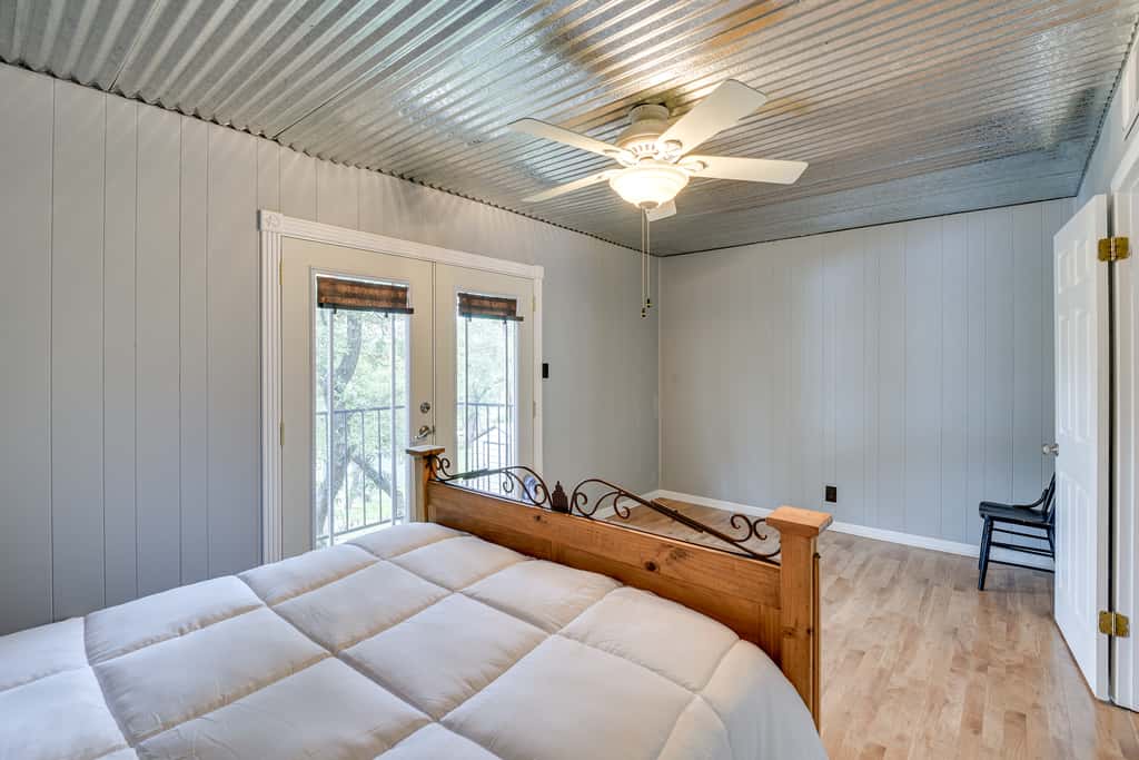 Lake Brownwood Home w/ Private Boat Dock!