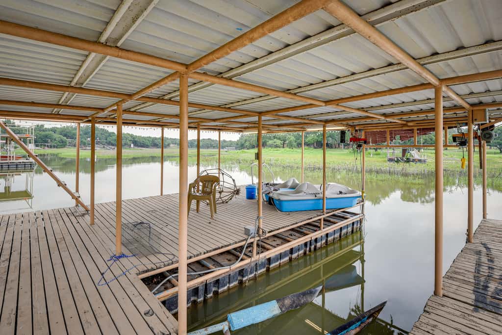 Lake Brownwood Home w/ Private Boat Dock!