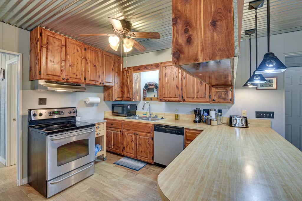 Lake Brownwood Home w/ Private Boat Dock!