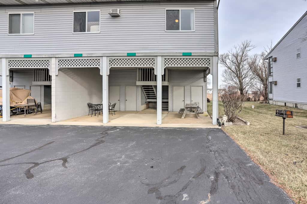 Condo w/ Balcony, Dock & Access to Lake Erie