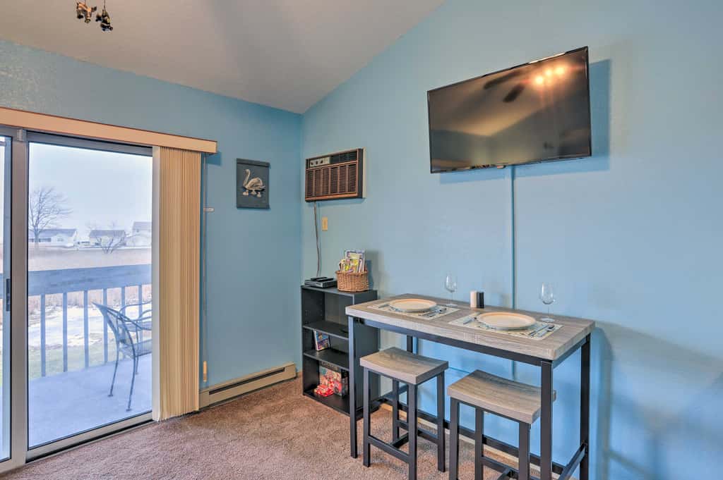 Condo w/ Balcony, Dock & Access to Lake Erie