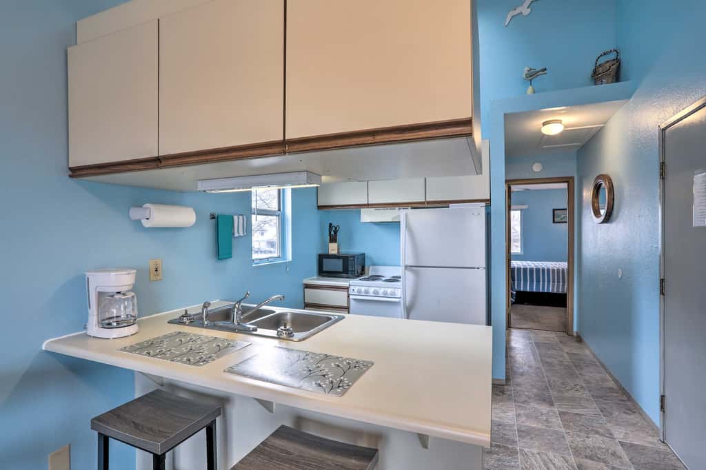Condo w/ Balcony, Dock & Access to Lake Erie