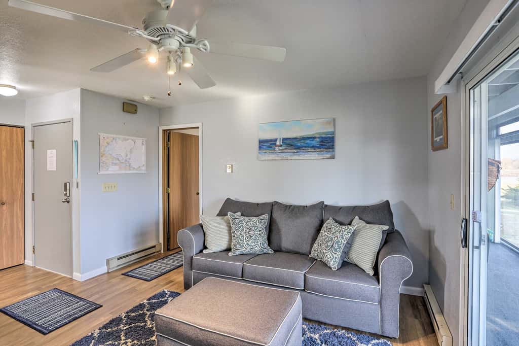 Serene Abode on Lake Erie ~ 9 Miles to Oak Harbor