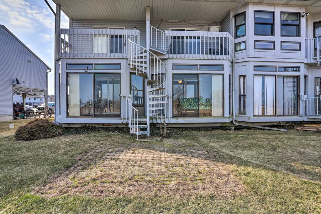 Serene Abode on Lake Erie ~ 9 Miles to Oak Harbor