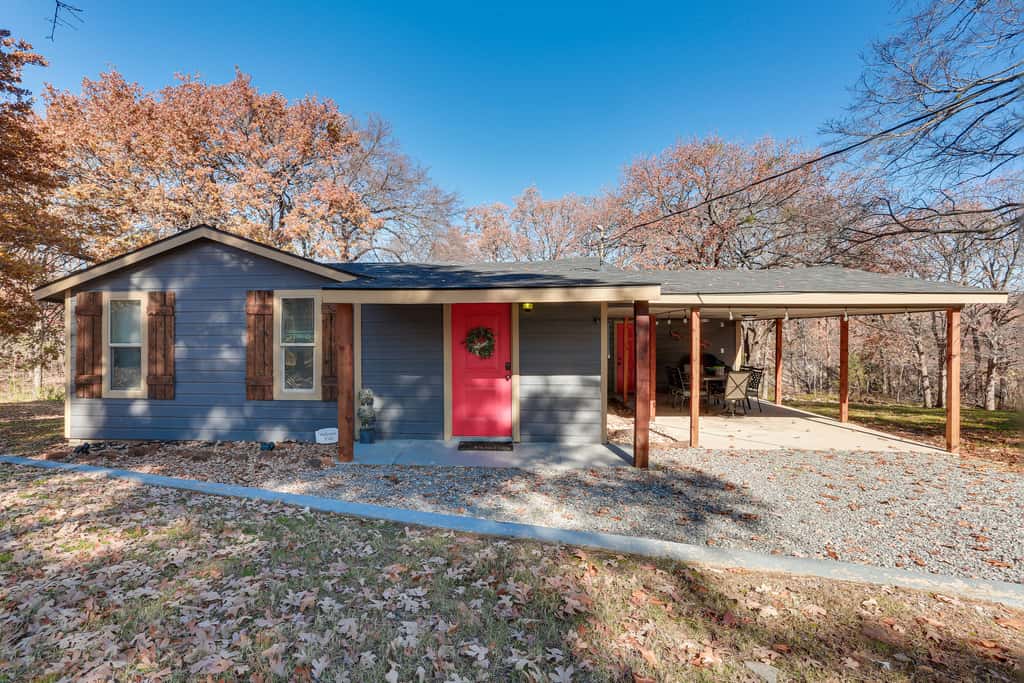 ~ 3 Mi to Lake Texoma: Kingston Family Retreat