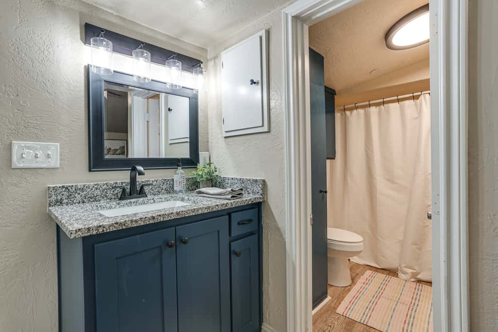 Beds for 11, Firepit & Grill, Lake Texoma Retreat
