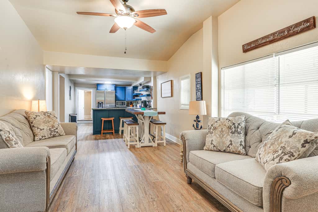 Beds for 11, Firepit & Grill, Lake Texoma Retreat