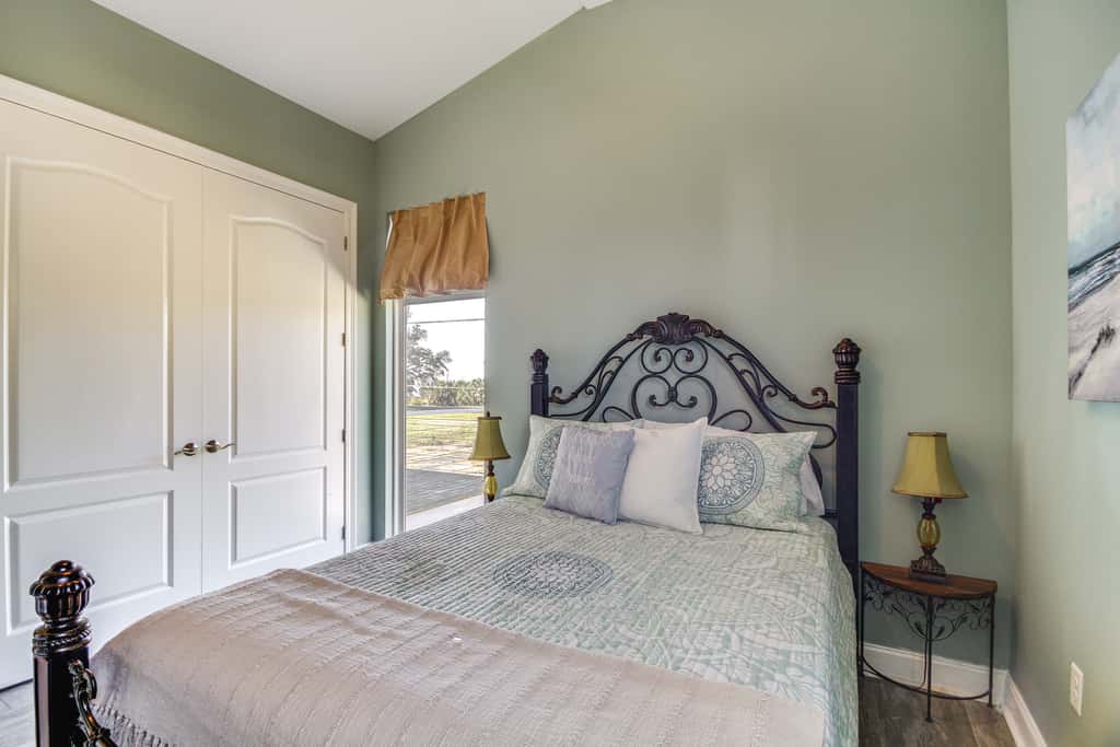 Walk to Beach: Stunning Gulfport Getaway