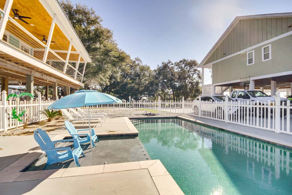 Walk to Beach: Stunning Gulfport Getaway