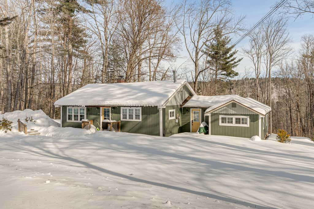 'Mount Pine' Winter Escape Near the Green Mtns!