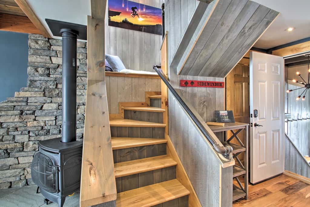 Slopeside Burke Mtn Condo w/ Amenity Access!
