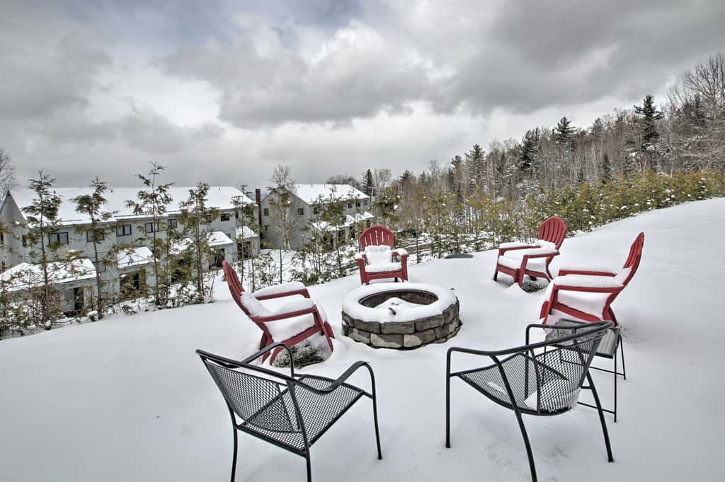 Slopeside Burke Mountain Condo w/ Fireplace!