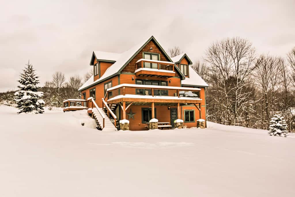 Mountaintop Ellicottville Home: 7 Mi to Ski Resort