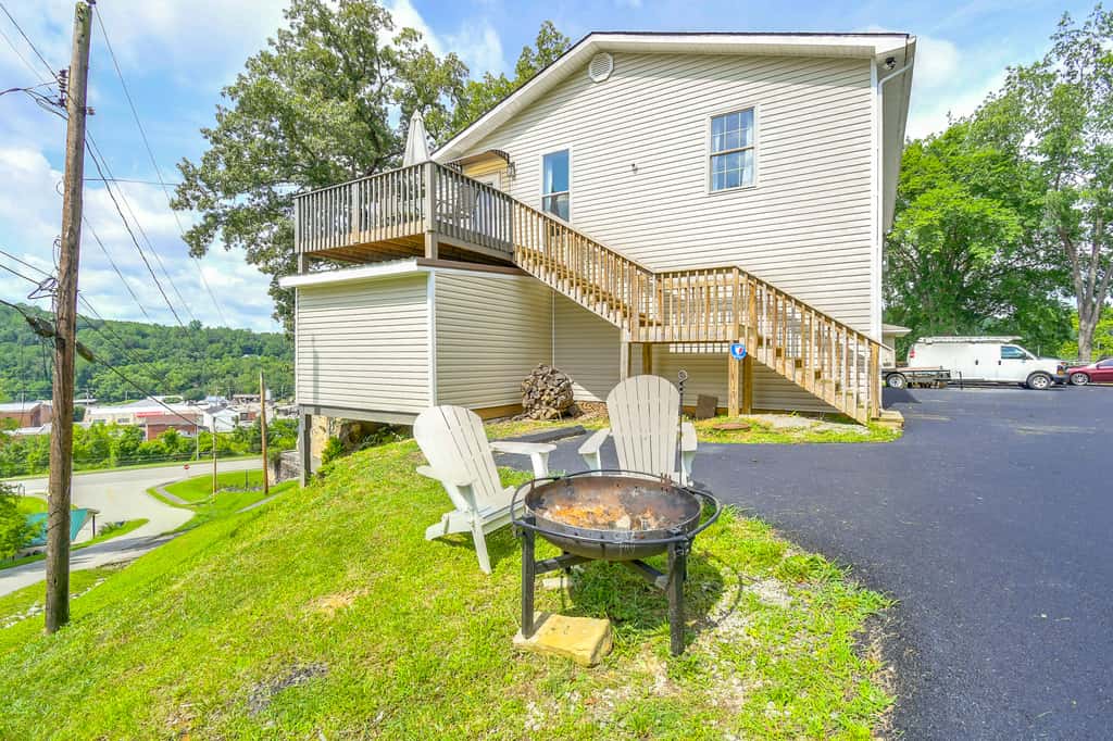 18 Mi to Red River Gorge: Beattyville Retreat