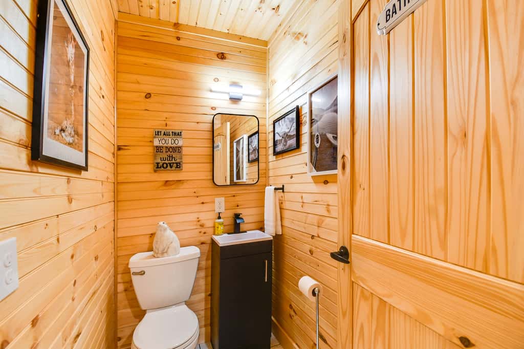 18 Mi to Red River Gorge: Beattyville Retreat