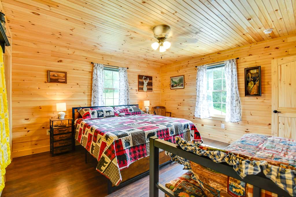 18 Mi to Red River Gorge: Beattyville Retreat
