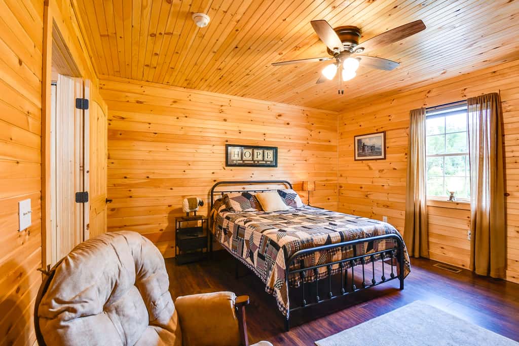 18 Mi to Red River Gorge: Beattyville Retreat