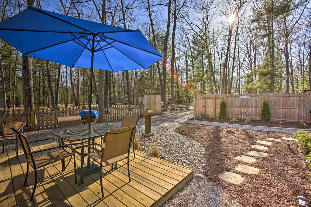 'Work, Play & Get Away Cabin' Near Higgins Lake!