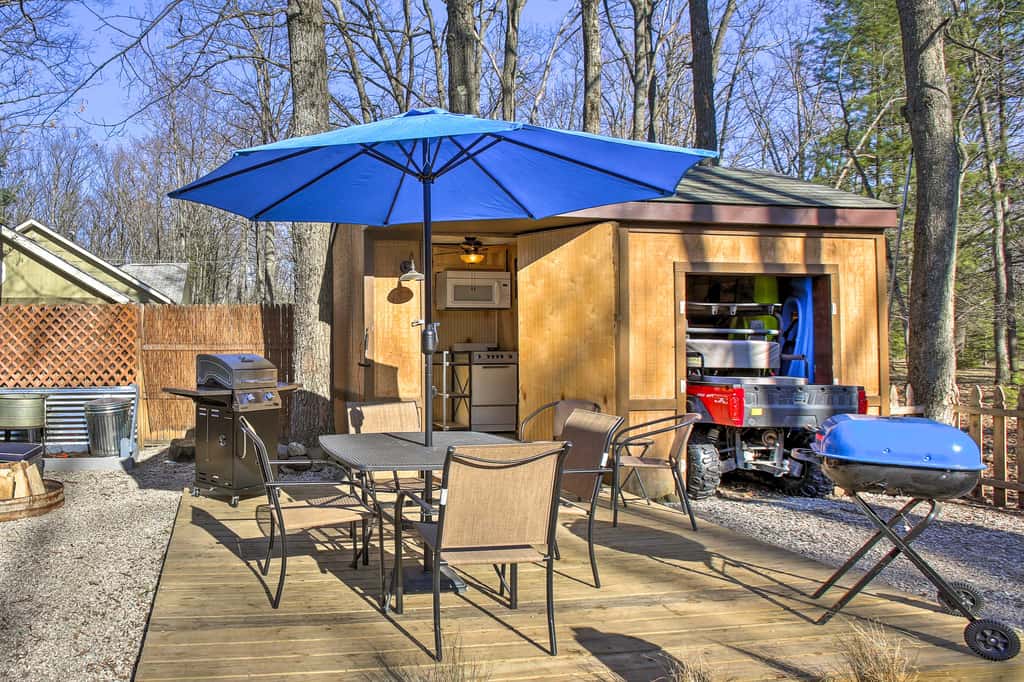 'Work, Play & Get Away Cabin' Near Higgins Lake!