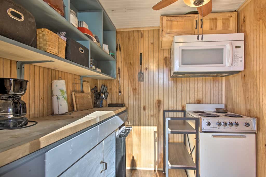 'Work, Play & Get Away Cabin' Near Higgins Lake!