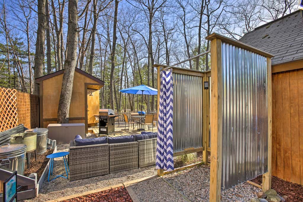 'Work, Play & Get Away Cabin' Near Higgins Lake!