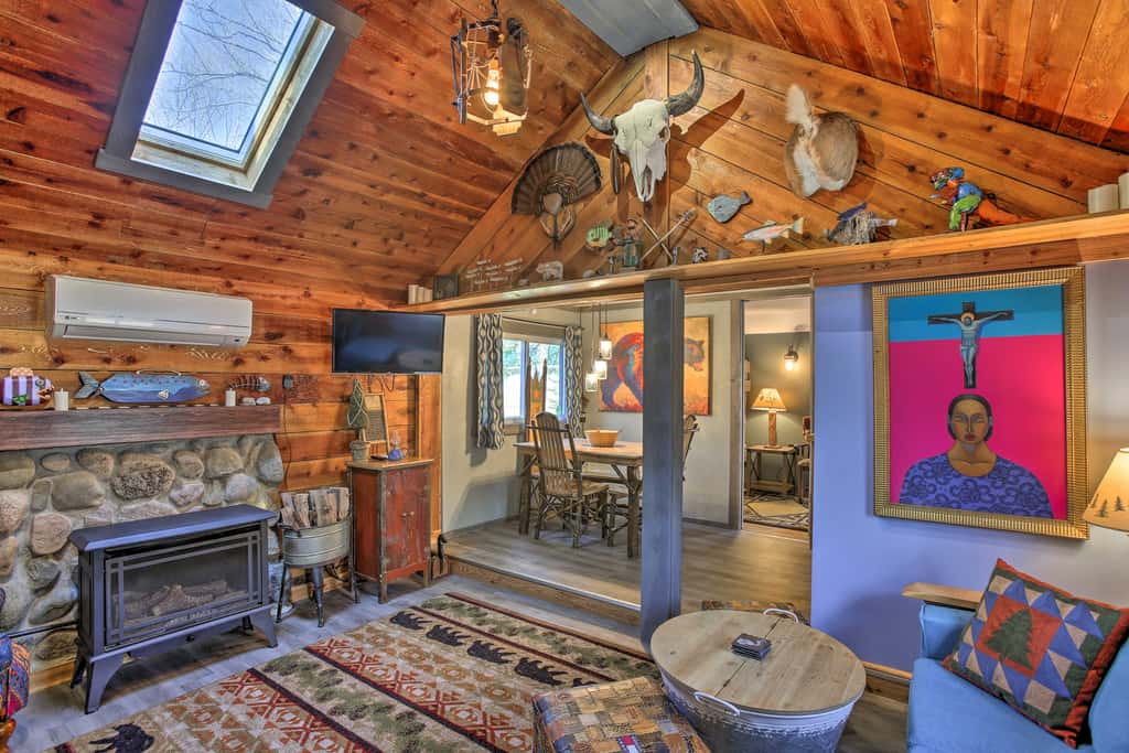 'Work, Play & Get Away Cabin' Near Higgins Lake!