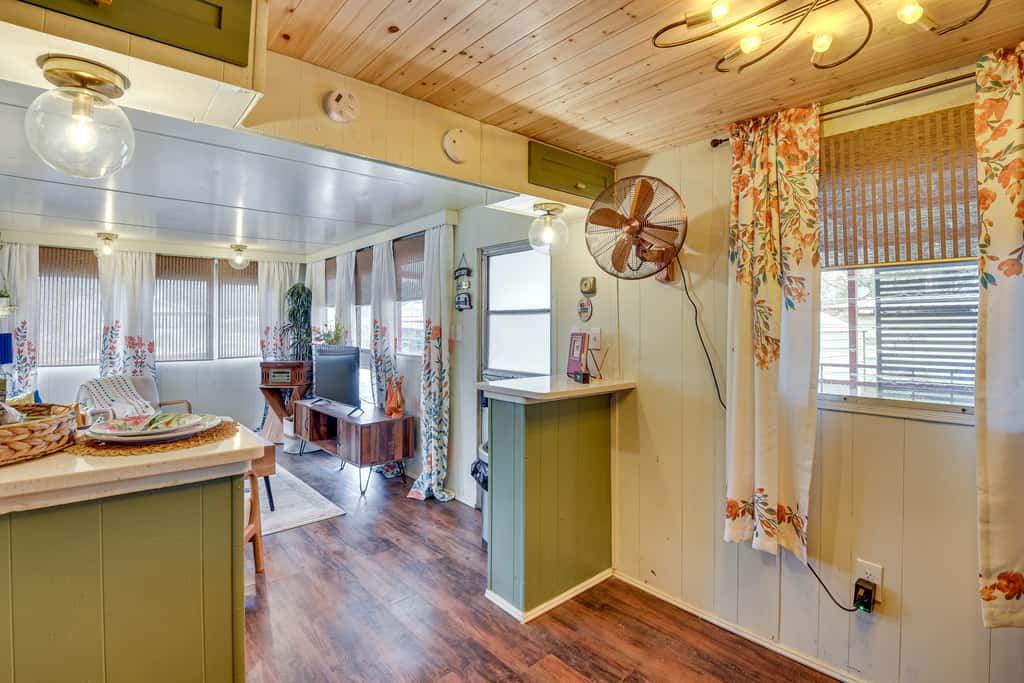 Pet-Friendly Brownwood Home: Walk to Lake!