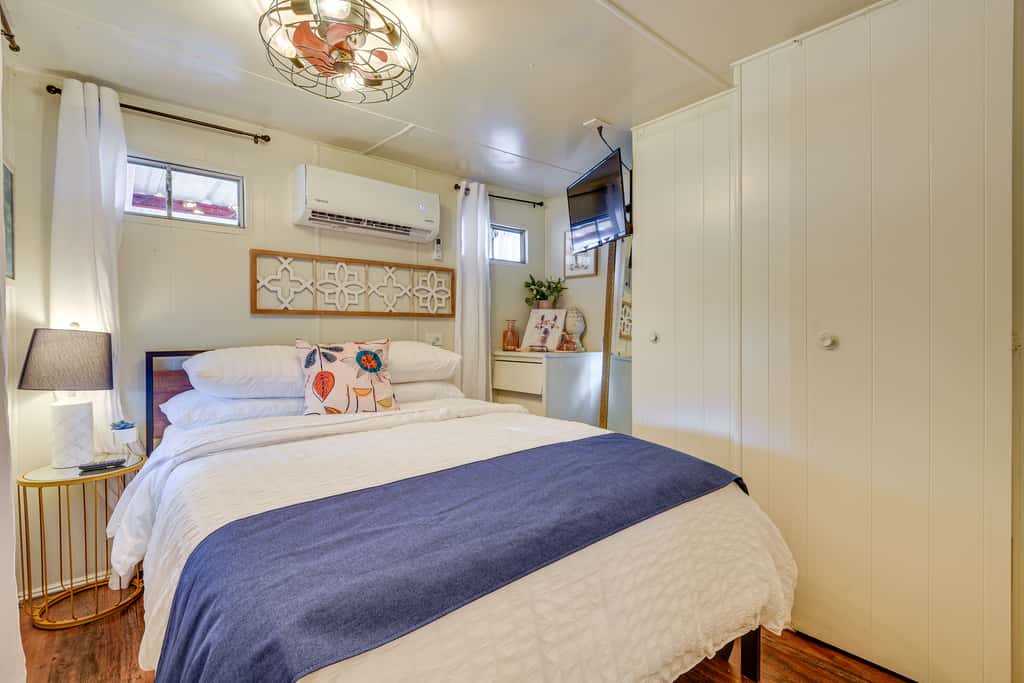 Pet-Friendly Brownwood Home: Walk to Lake!