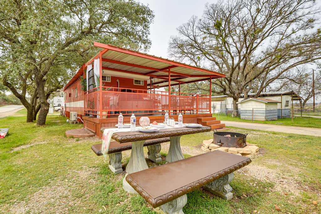Pet-Friendly Brownwood Home: Walk to Lake!