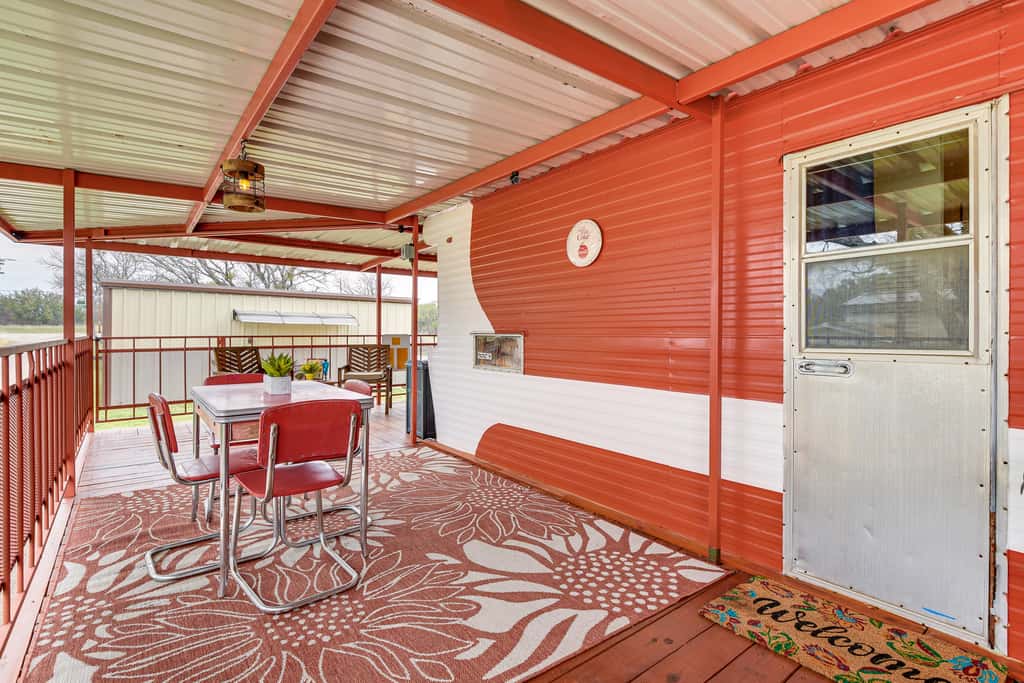 Pet-Friendly Brownwood Home: Walk to Lake!