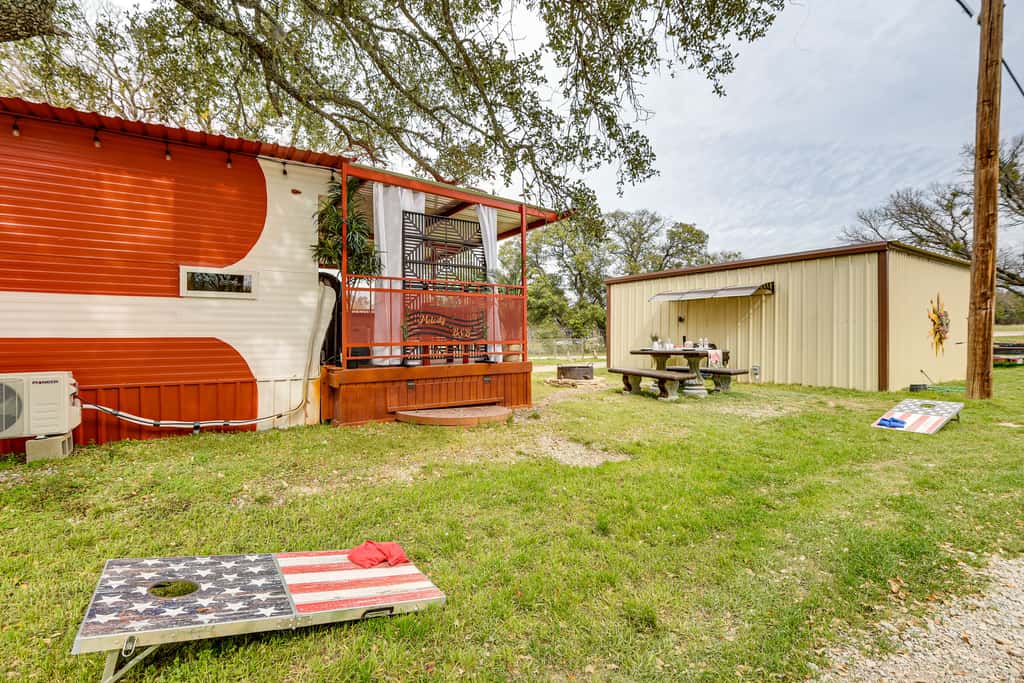 Pet-Friendly Brownwood Home: Walk to Lake!