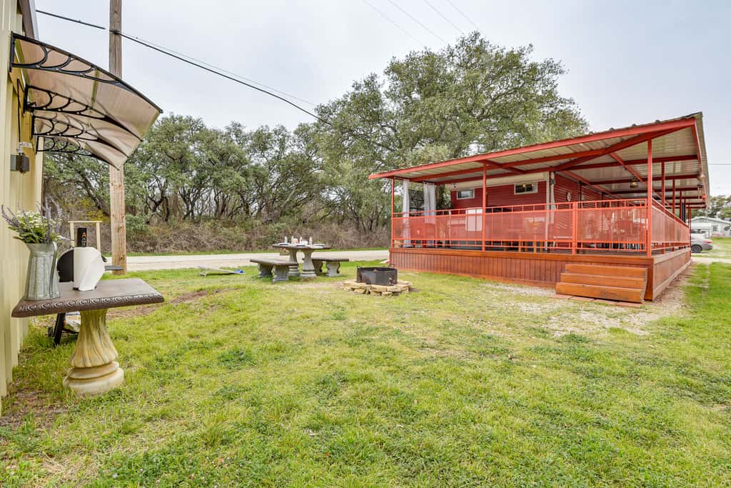Pet-Friendly Brownwood Home: Walk to Lake!