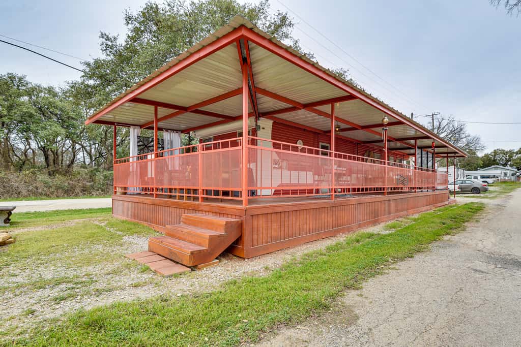 Pet-Friendly Brownwood Home: Walk to Lake!