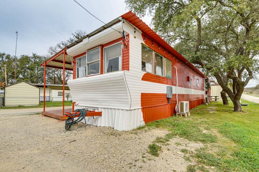 Pet-Friendly Brownwood Home: Walk to Lake!