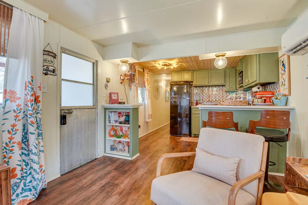 Pet-Friendly Brownwood Home: Walk to Lake!