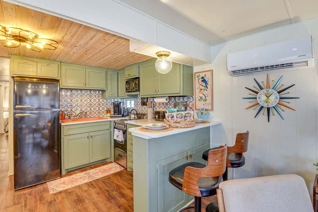 Pet-Friendly Brownwood Home: Walk to Lake!