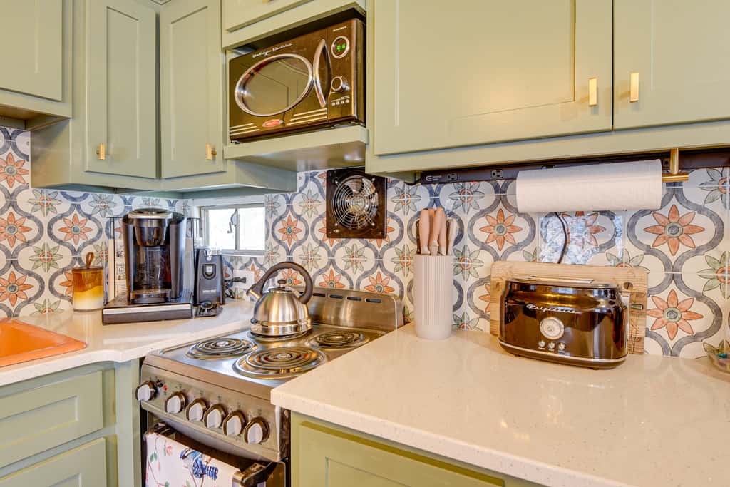 Pet-Friendly Brownwood Home: Walk to Lake!