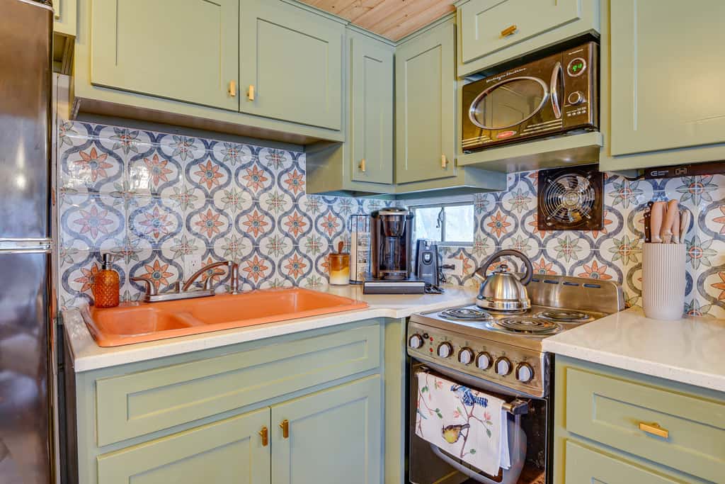 Pet-Friendly Brownwood Home: Walk to Lake!