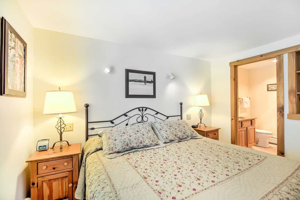 Inviting Ski-in/Ski-out Condo at Jay Peak Resort!