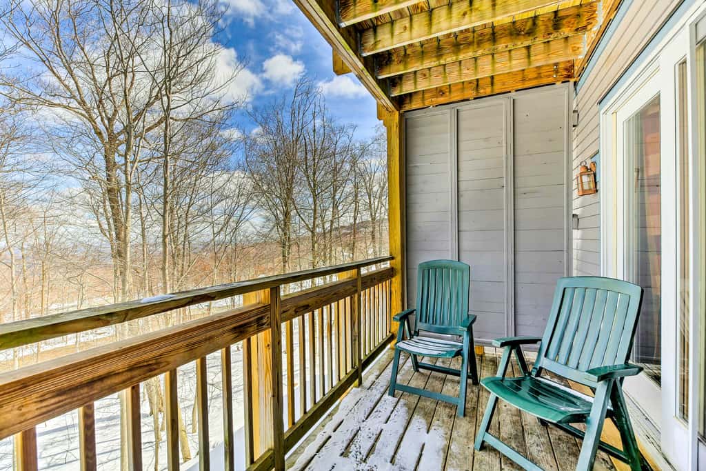 Inviting Ski-in/Ski-out Condo at Jay Peak Resort!