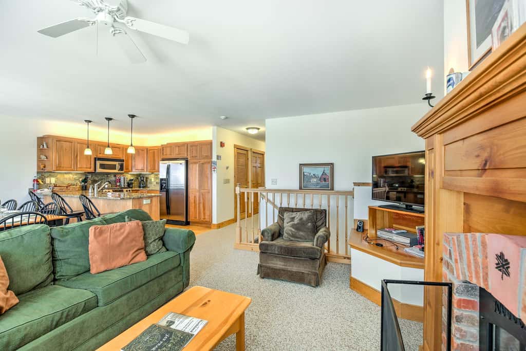 Inviting Ski-in/Ski-out Condo at Jay Peak Resort!