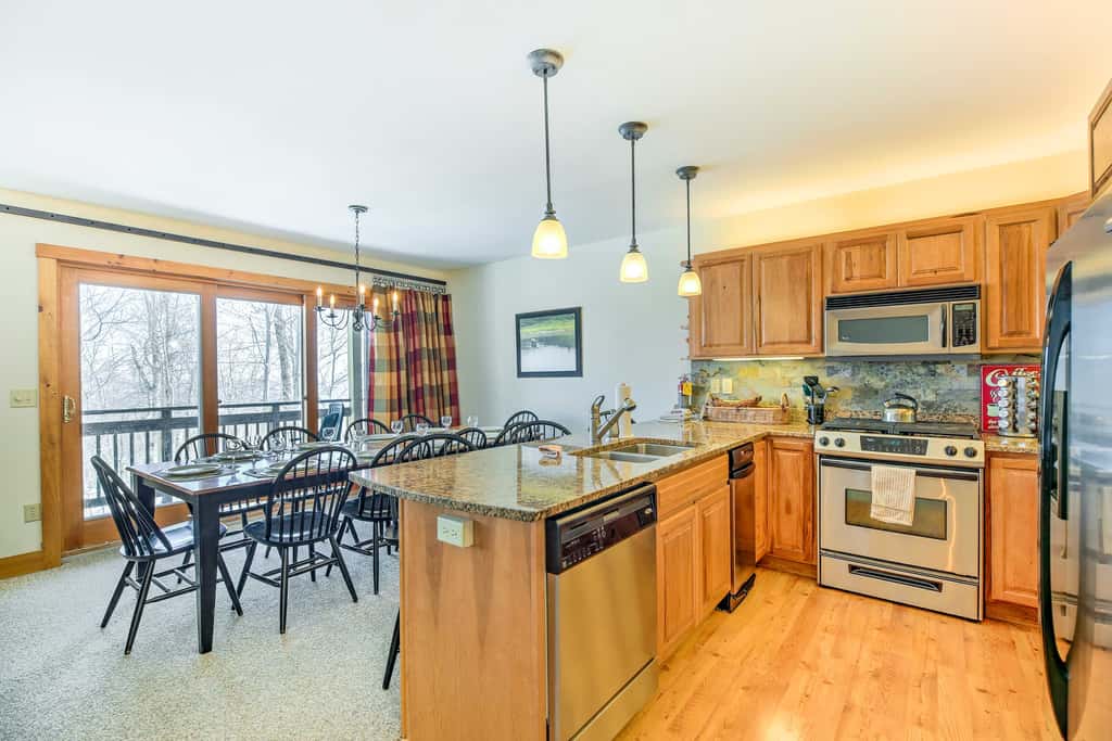 Inviting Ski-in/Ski-out Condo at Jay Peak Resort!