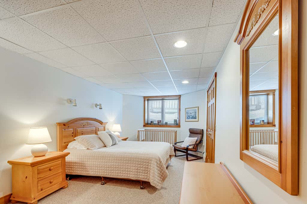 Ski-In Resort Family Condo w/ Deck at Jay Peak!