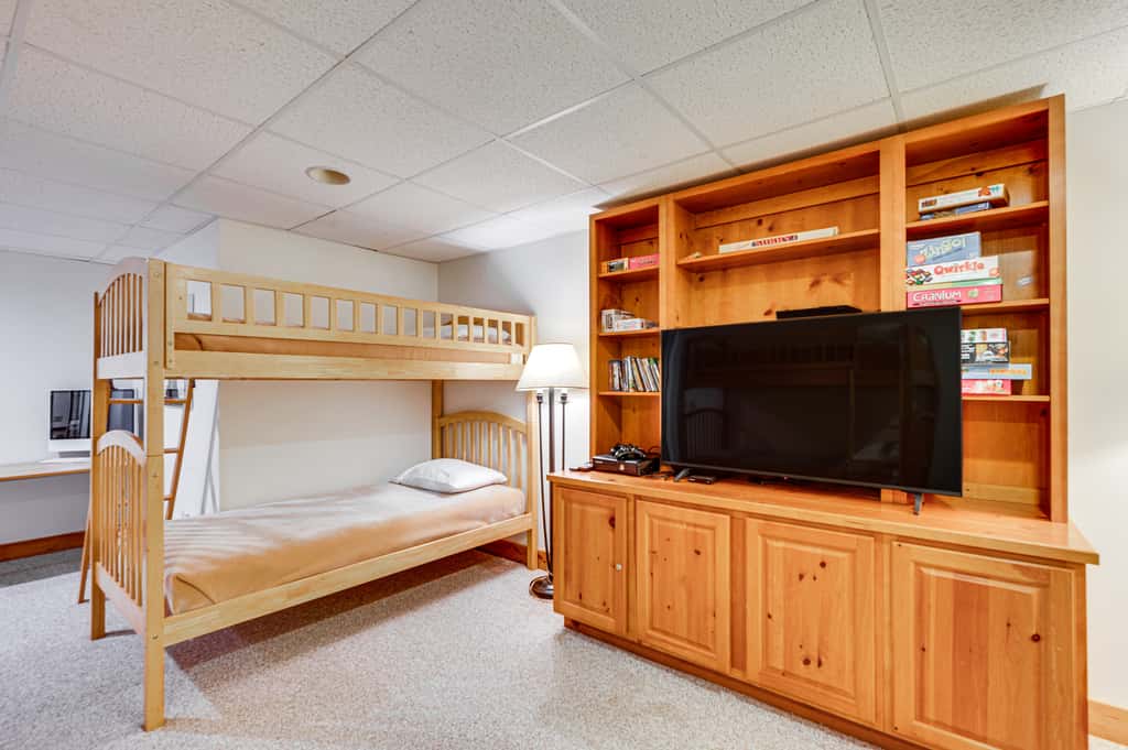 Ski-In Resort Family Condo w/ Deck at Jay Peak!
