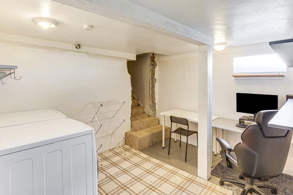 Steps to Dtwn Kalispell! Pet-Friendly Home w/ Yard